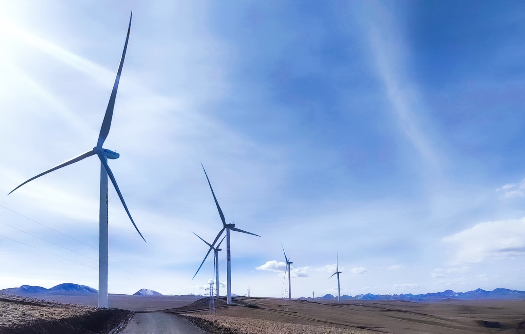 10天完成8臺機(jī)組調(diào)試！威尼斯9499登錄入口機(jī)組再創(chuàng)超高海拔風(fēng)電建設(shè)奇跡