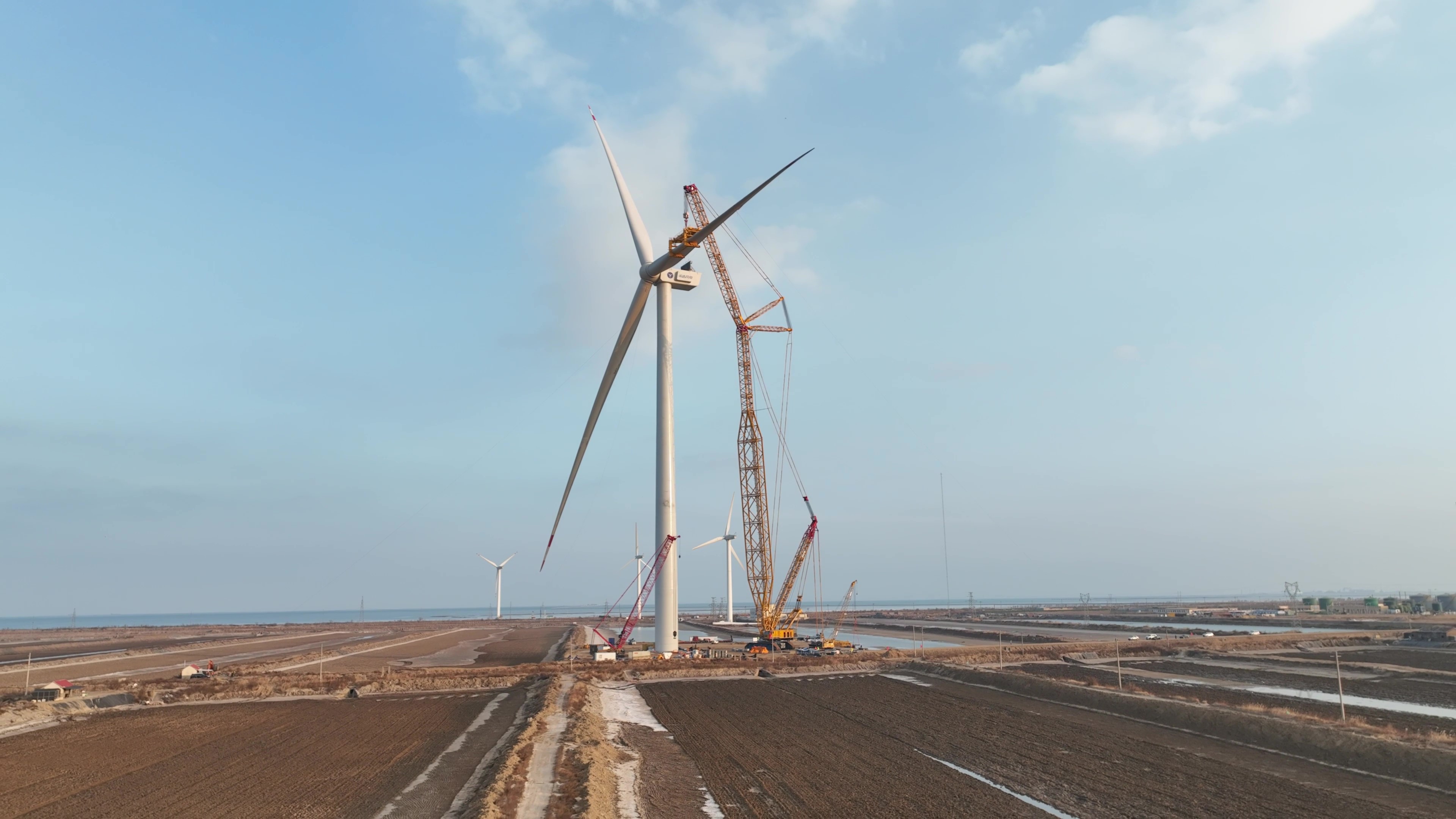 經(jīng)年打磨今朝亮劍！威尼斯9499登錄入口股份深遠海16MW&ldquo;海鷹&rdquo;平臺吊裝成功